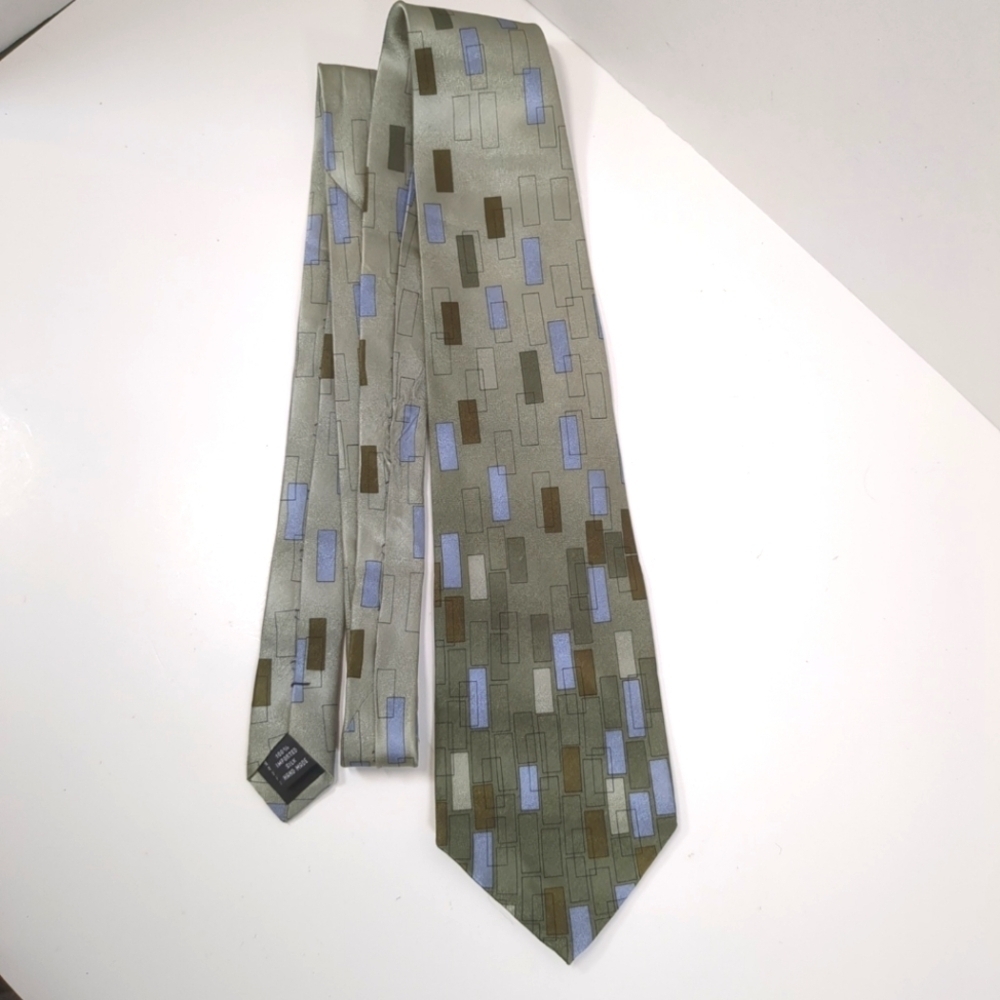 Reaction Kenneth Cole Geometric Patterned Silk Tie - Gray and Blue